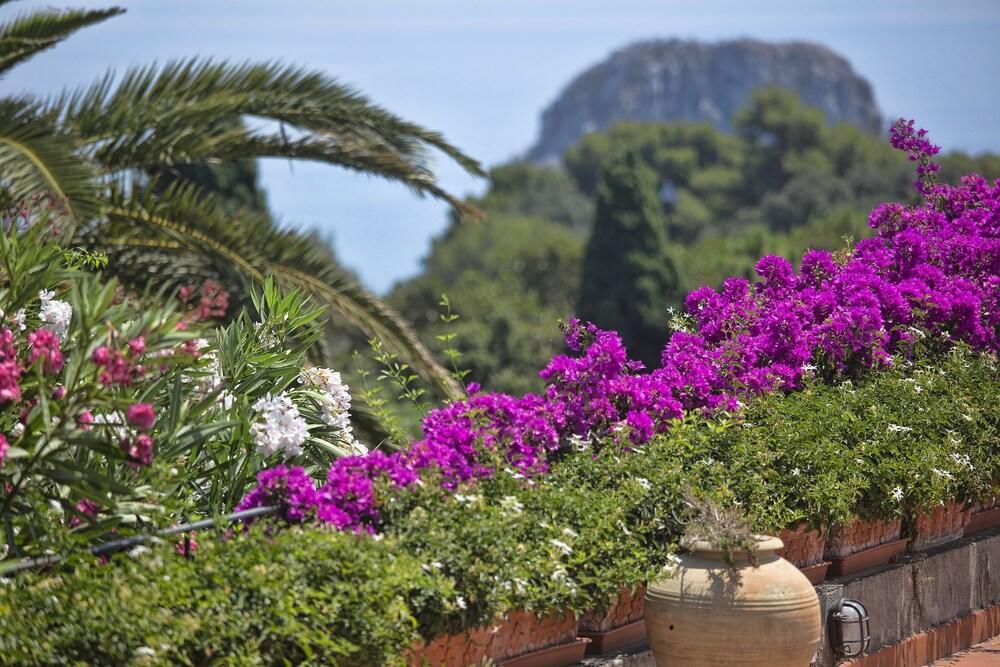 Sina Flora Hotel Capri Exterior photo